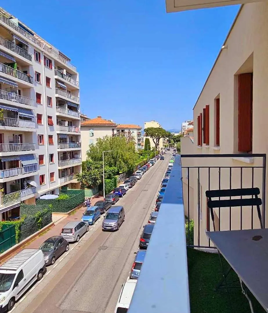 T2 Dernier Etage Avec Terrasse 5 Min De La Mer Nice