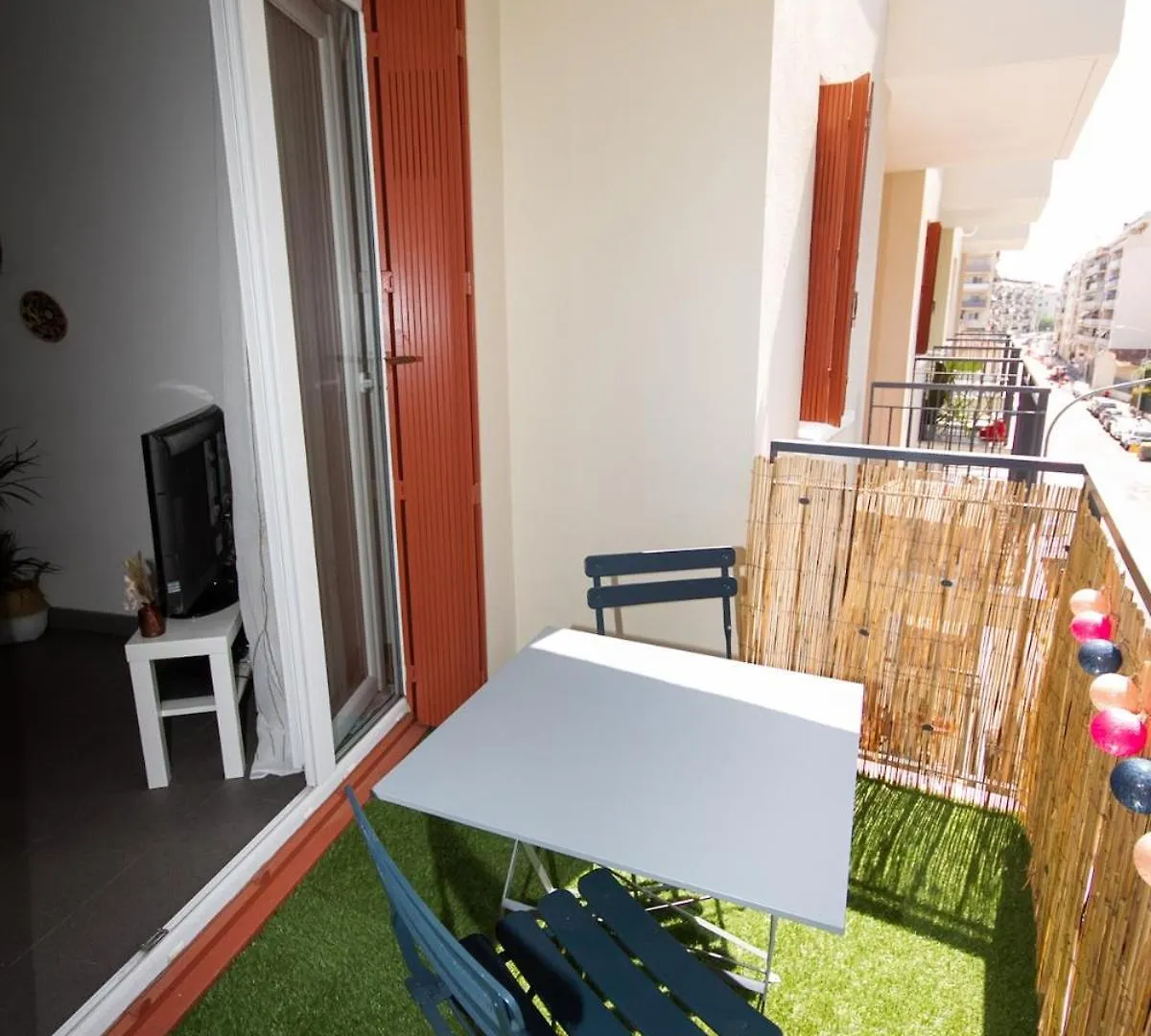 T2 Dernier Etage Avec Terrasse 5 Min De La Mer Nicea Apartament