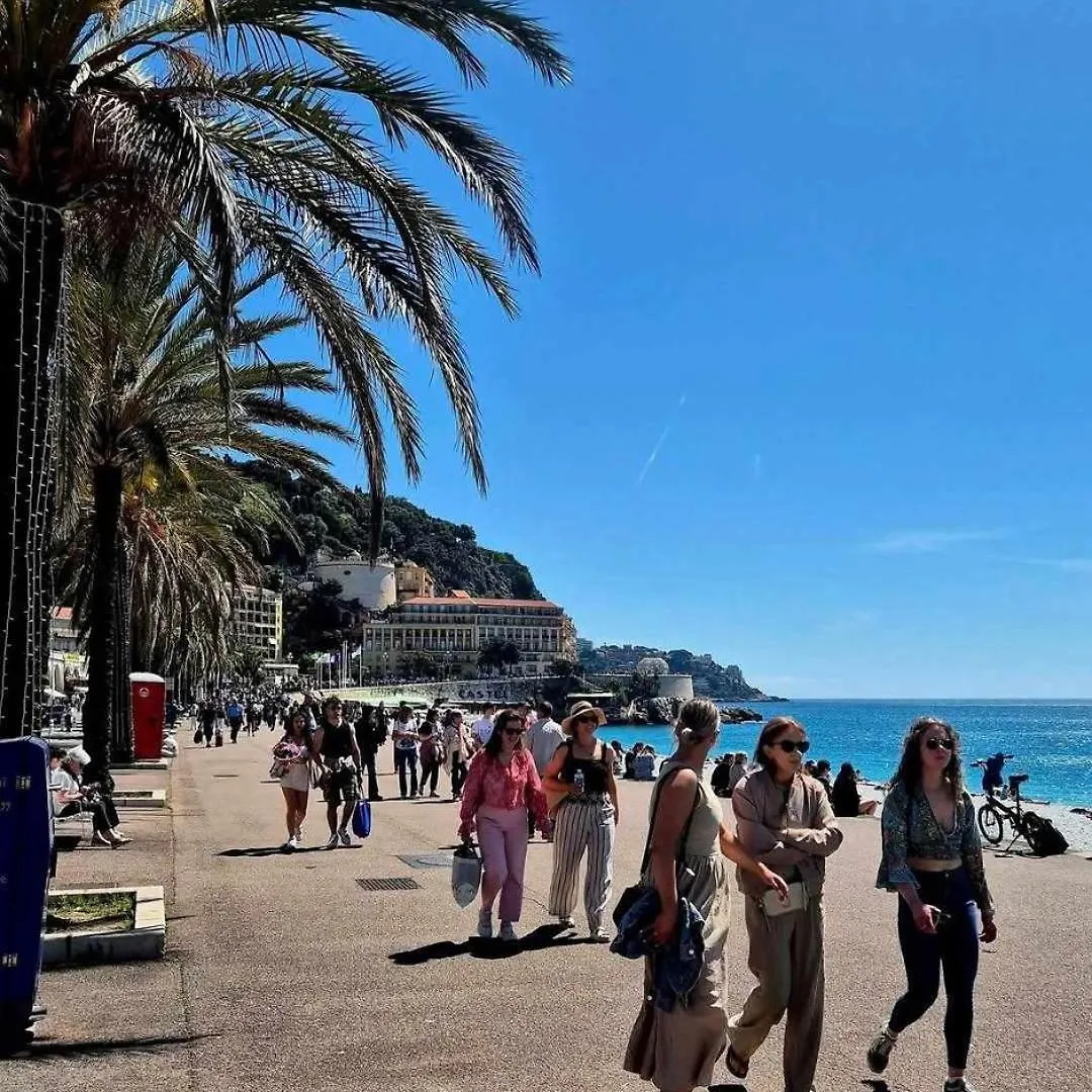 T2 Dernier Etage Avec Terrasse 5 Min De La Mer Nicea Apartament